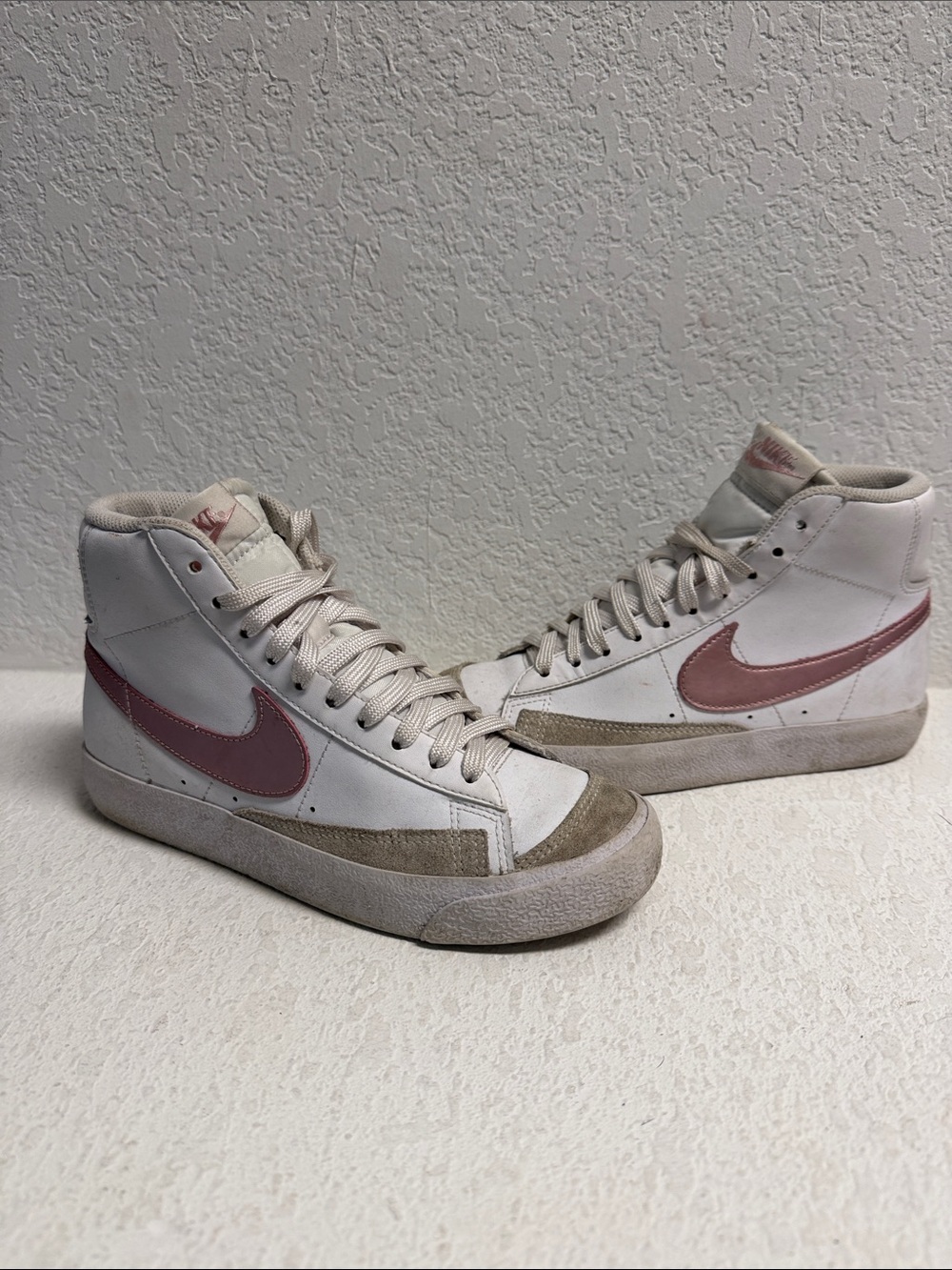 Nike Blazer Mid ’77 Vintage sneakers. Youth 5y Dusty Rose Swoosh